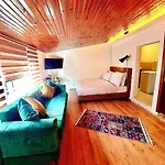 호텔 Karakoy Port House 3*