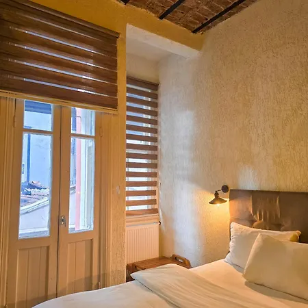 Karakoy Port House 3*